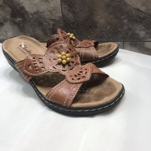 Clark’s 6.5 ladies sandals